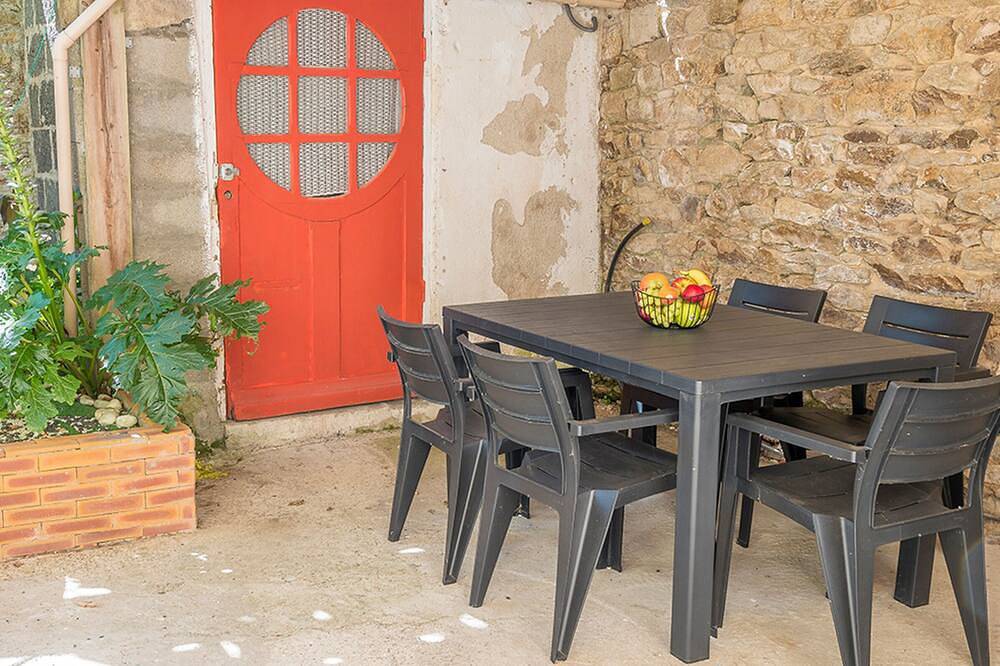 Charming 1930s House in Central Hennebont - Garden, Wifi, Near Amenities in Hennebont, Côte des Mégalithes