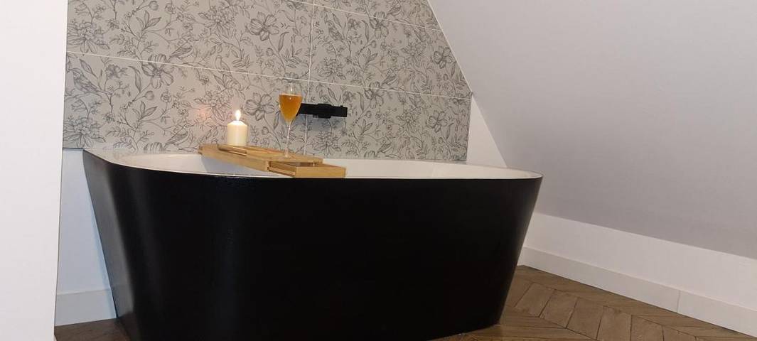 Location de vacances pour 6 personnes, avec Terrasse ainsi que Jardin et Vue à Preures - 2