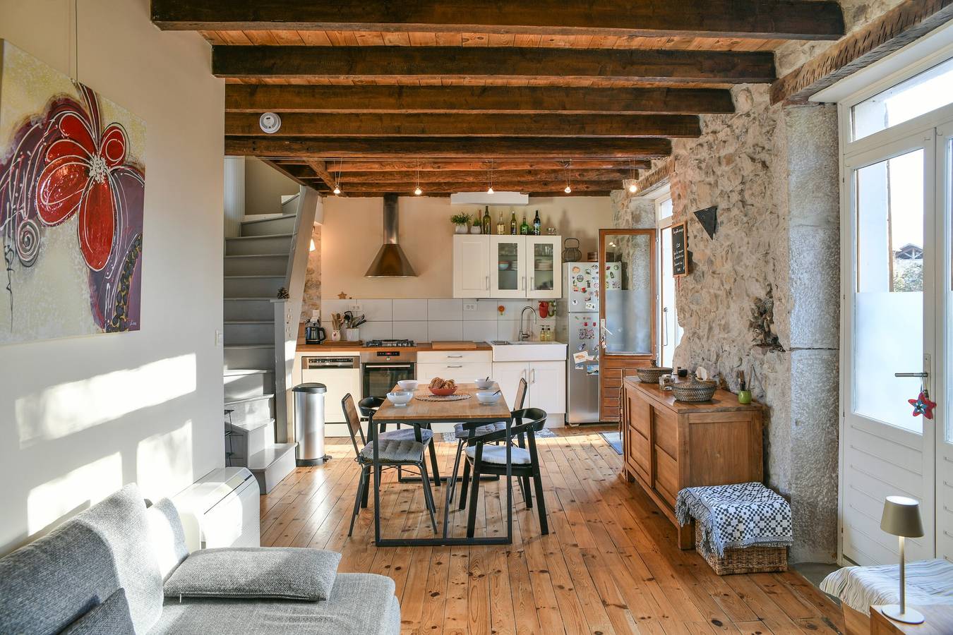 Holiday Home 'Casa Mialy - Clim Wifi Terrasse' with Mountain View, Wi-Fi and Air Conditioning in Saint-Vincent-de-Mercuze, Isère