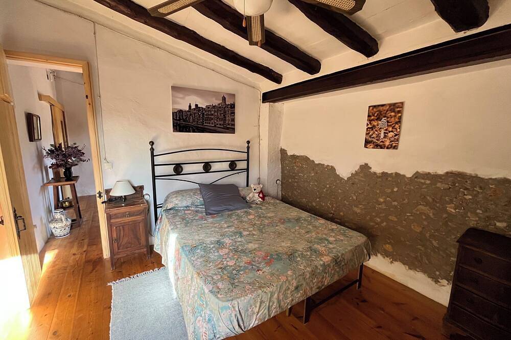 Peaceful and spacious country house surrounded by nature in Crespià, Pla de l'Estany