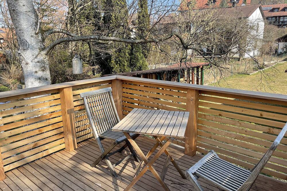 Entire apartment, Bright basement apartment within walking distance of Wörthsee in Wörthsee, Ammersee