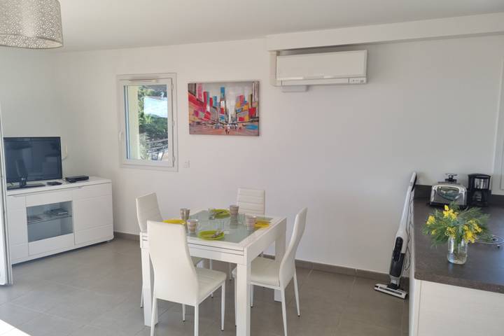 Gîte pour 5 personnes, avec piscine et balcon, adapté aux familles dans Plage Des Elephants - 4