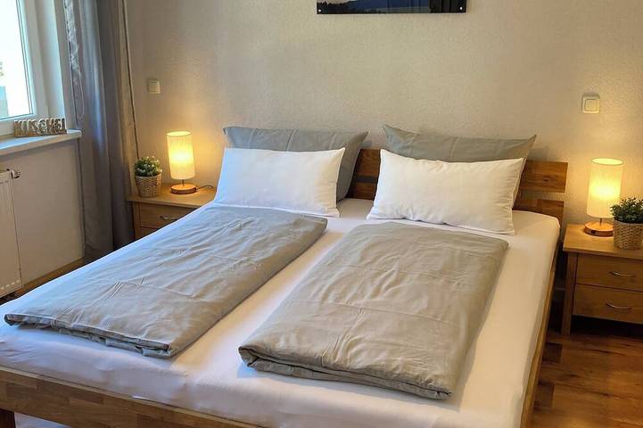 Ganze Wohnung, Modern möbl.  Fewo "Wanderfalke", zentral & ruhig55qm, Gem. Terrasse in Königstein, Elbsandsteingebirge