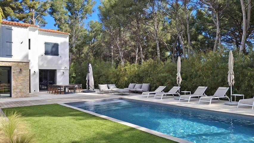Villa pour 12 personnes, avec Terrasse et Piscine