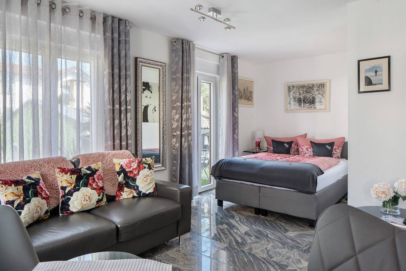 Ganzes Studio, Studio 'Falko' mit gemeinsamer Terrasse, Balkon und Wi-Fi in Breisach, Breisach am Rhein