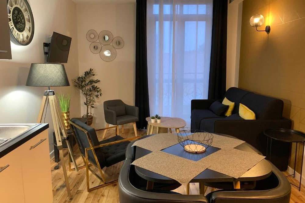 Ganze Wohnung, Apartment 4 persons air-conditioned 1 bedroom + sofa bed Puy de Jumes A03 in Châtel-Guyon, Regionaler Naturpark Volcans d'Auvergne