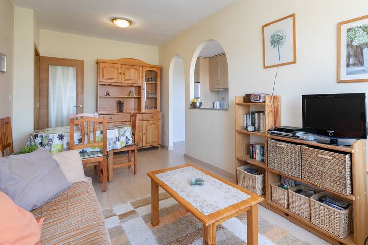 Hel lejlighed, Apartment 'Luz De Almoradí' with Mountain View, Shared Pool and Air Conditioning in Luz de Almoradi, Almoradí