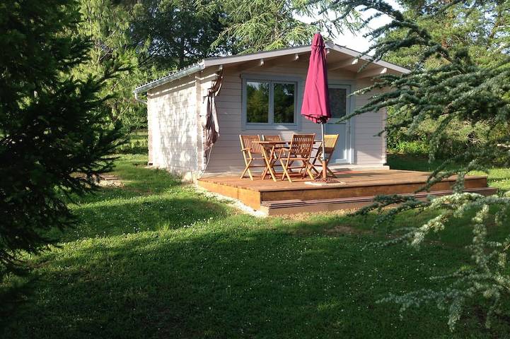 Gîte pour 2 personnes, avec Jardin à Tour-de-Faure