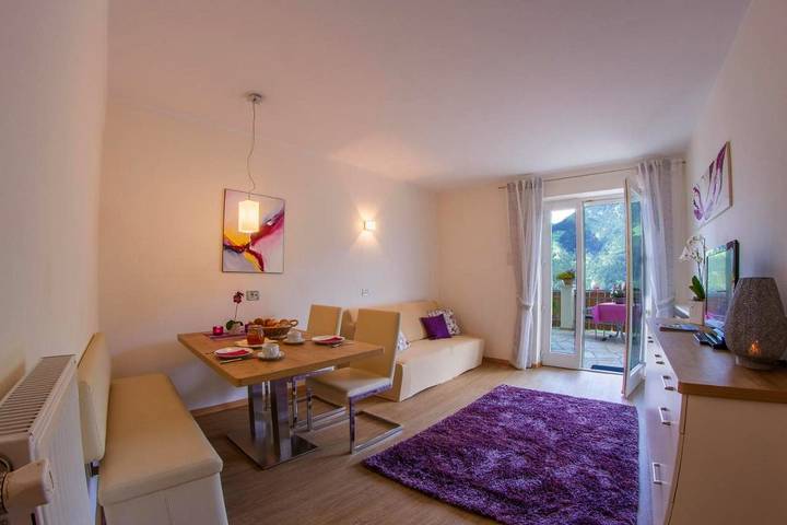 BnB für 2 Personen, mit Pool und Garten sowie Ausblick und Sauna, mit Haustier in Südtirol - 4