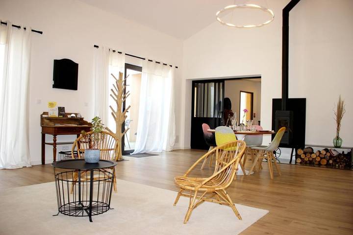 Gîte pour 4 personnes, avec piscine et jardin ainsi que terrasse et vue à Pont-du-Casse - 3