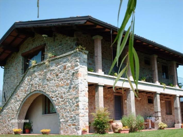 Gîte pour 6 personnes, avec terrasse et piscine, animaux acceptés à Camporgiano - 4