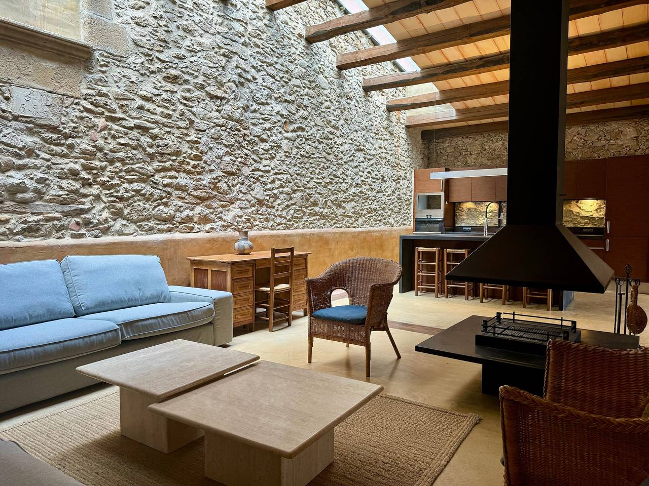 Casa rural 'Cal Duc' con terraza privada, jardín privado y Wi-Fi in els Masos de Pals, Pals