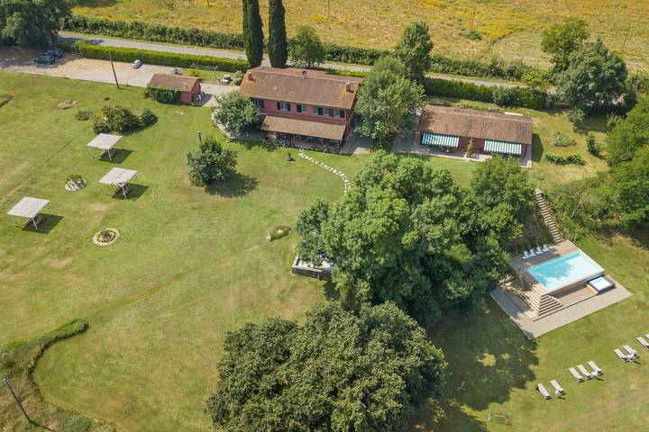 Agriturismo per 18 persone, con balcone e piscina a Civitella Paganico