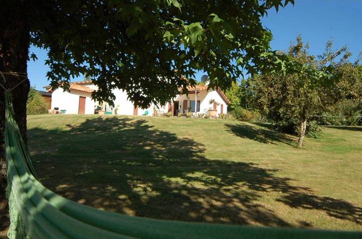 Gîte pour 6 personnes, avec Piscine à Écuras