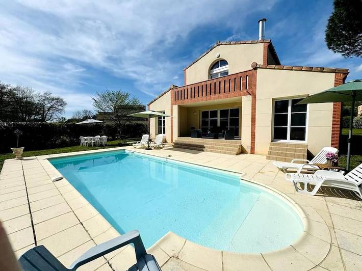 Gîte pour 6 personnes, avec balcon et piscine dans Golf de Mazamet