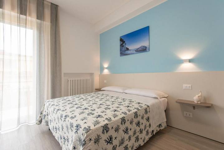 B&b per 3 persone, con Balcone e Terrazza nonché Giardino e Panorama a Numana
