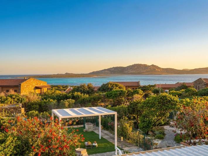 Location de vacances pour 6 personnes, avec jardin et terrasse à Stintino - 2