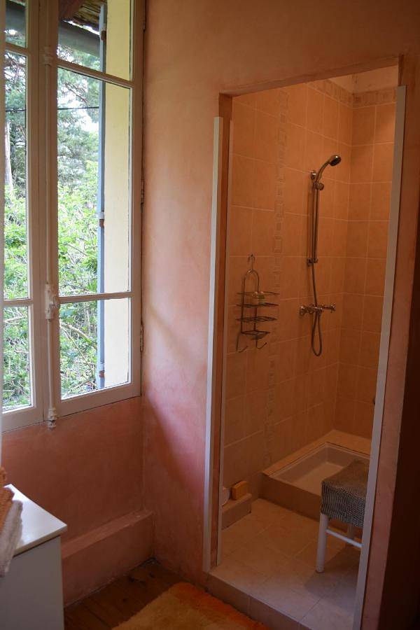 Location de vacances pour 2 personnes, avec terrasse et jardin à Andon - 3