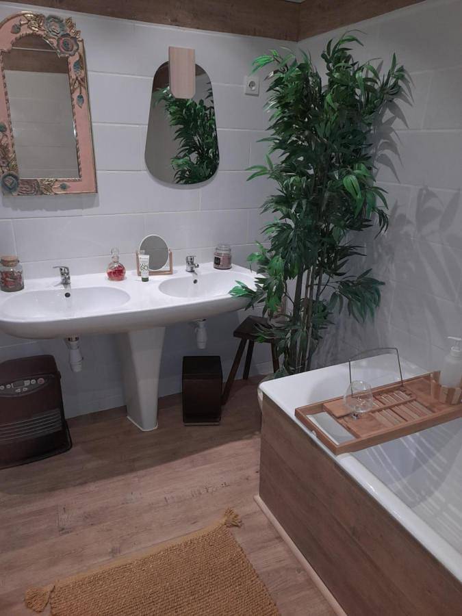 Chambre d’hôte pour 2 personnes, avec piscine ainsi que sauna et jardin dans le Jura - 4