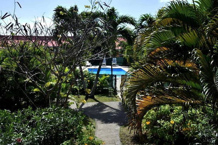 Parc de vacances pour 2 personnes, avec piscine ainsi que jardin et vue, animaux acceptés à Grand-Bourg - 3