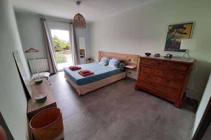 Location de vacances pour 6 personnes, avec terrasse ainsi que jardin et jacuzzi à Farinole - 2