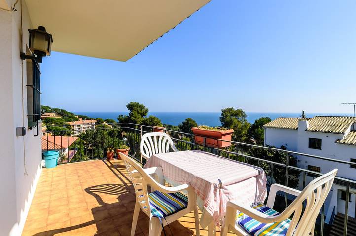 Ferienwohnung für 4 Personen, mit Meerblick und Terrasse sowie Pool - 1