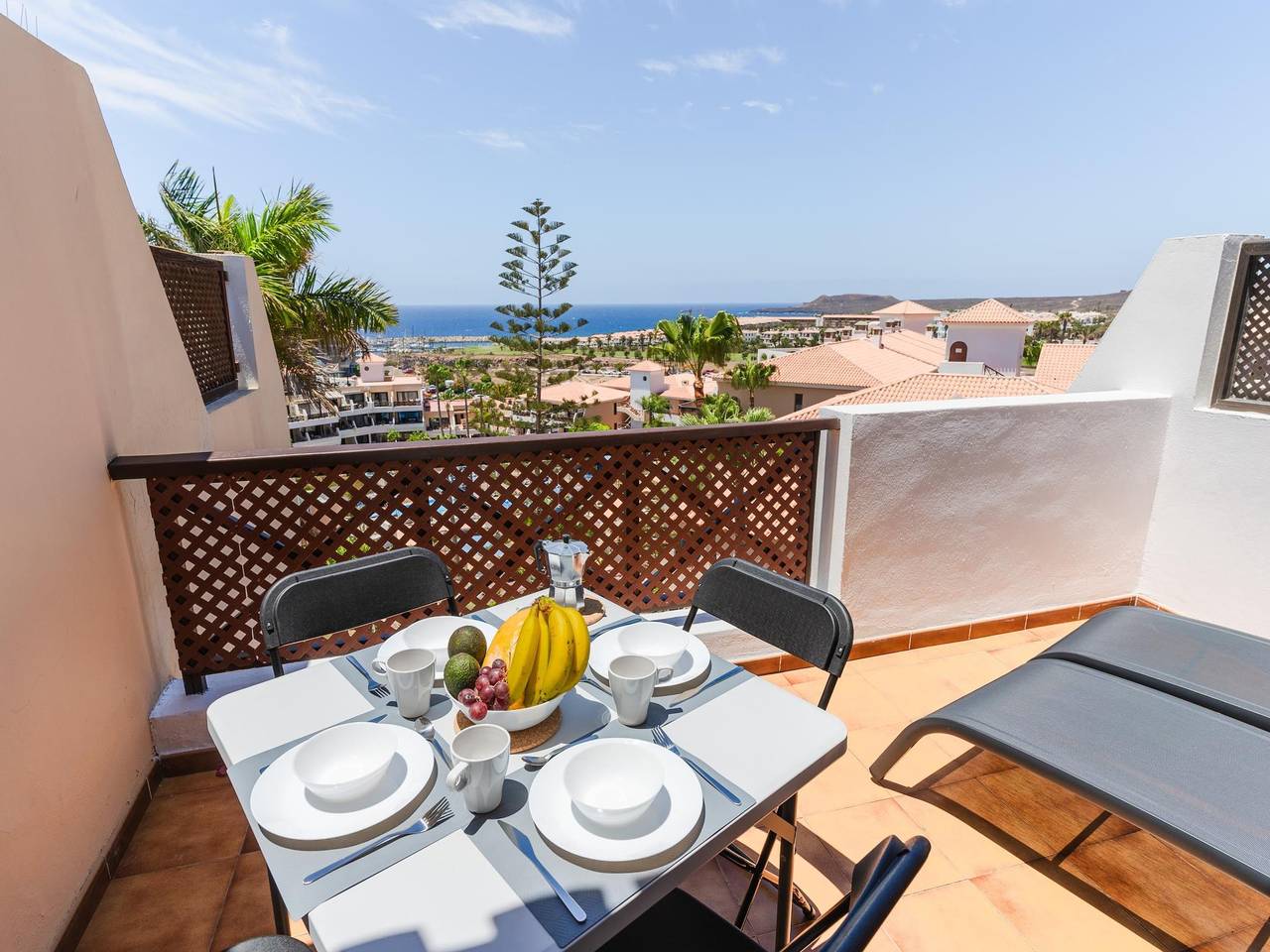 Entire holiday apartment, Preciós Apartament A Golf Del Sud Amb Vistes Al Mar in Las Adelfas, San Miguel de Abona