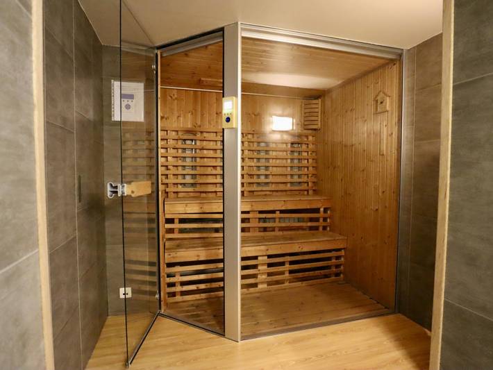 Luxusvilla mit Hallenbad, Sauna und Spielen in Ochamps, Libin