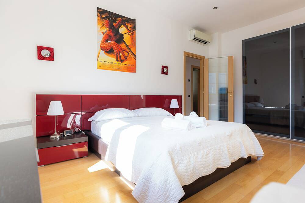 Ganze Wohnung, Luxury Apartment with shared pool in Laglio, Comer See