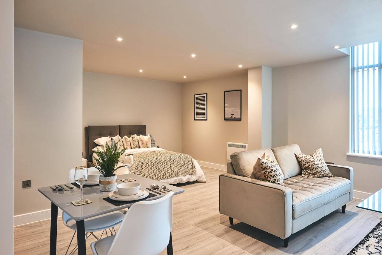 Entire apartment, Studio Apartment in Bracknell, Berkshire