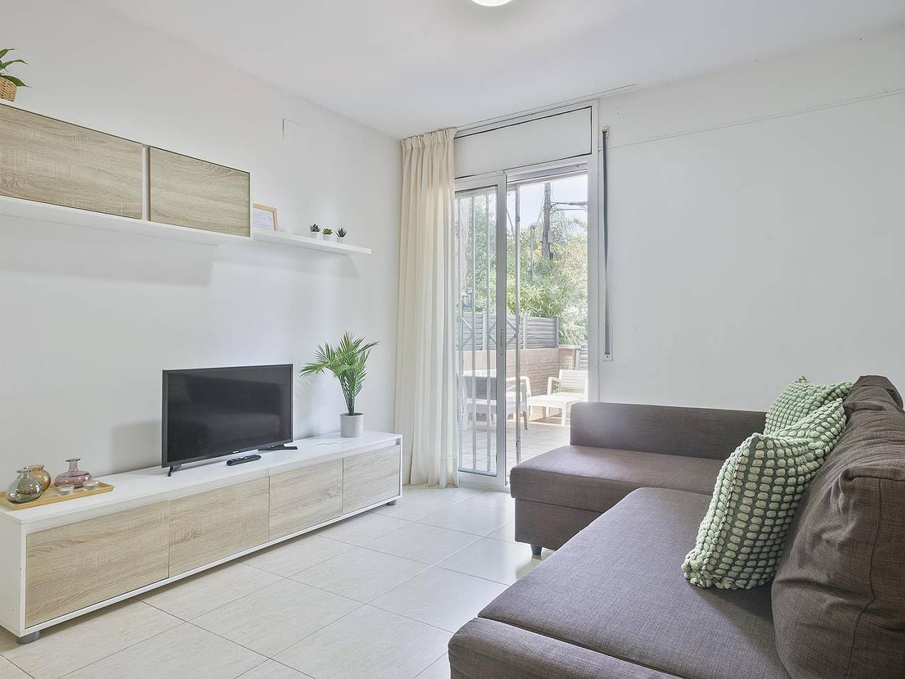 Ganze Ferienwohnung, Two bedroom apartment for up to 6 persons. in Castelldefels, Baix Llobregat