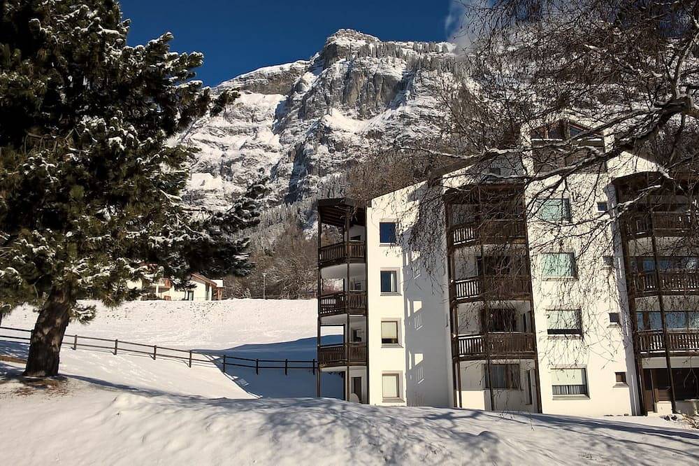 Ganze Wohnung, Sonnige, grosszügige 4.5-Zimmerwohnung, 3 Schlafzimmer, 2 Badezimmer, 6 Personen in Flims-Dorf, Flims