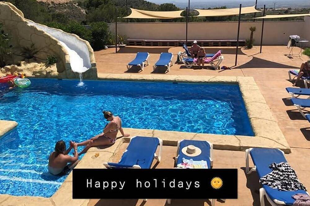 Pool Rutsche, Bier, Wasserhahn, Wifi, Pool Table Dart Pingpong, Kinder-Park in Busot, Costa Blanca