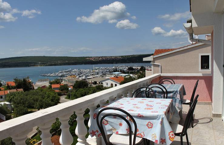 Ferienwohnung für 6 Personen, mit Balkon/Terrasse in Punat