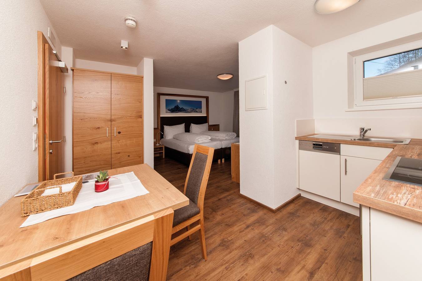 Ganzes Studio, Einzimmerapartment 'Top 3 Eisenspitze' mit Bergblick, privatem Garten und Wi-Fi in Lechtaler Alpen, Pettneu am Arlberg