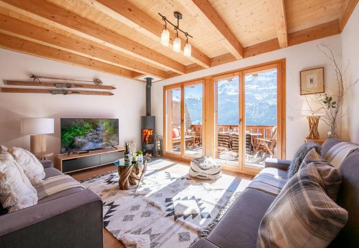 Chalet für 6 Personen, mit Balkon und Terrasse sowie Sauna und Ausblick
