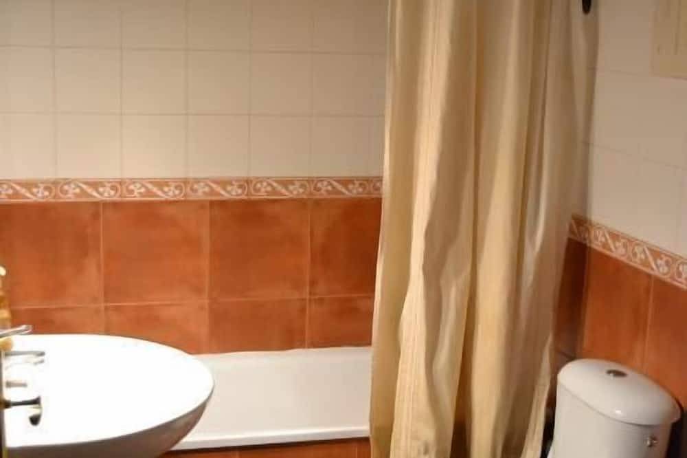 Alp ll - 7 Pax - Three Bedroom House, Sleeps 7 in La Masella, Alp