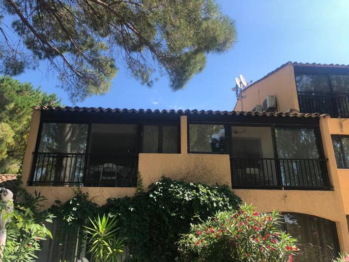 Ferienwohnung für 6 Personen, mit Balkon und Terrasse sowie Garten und Pool