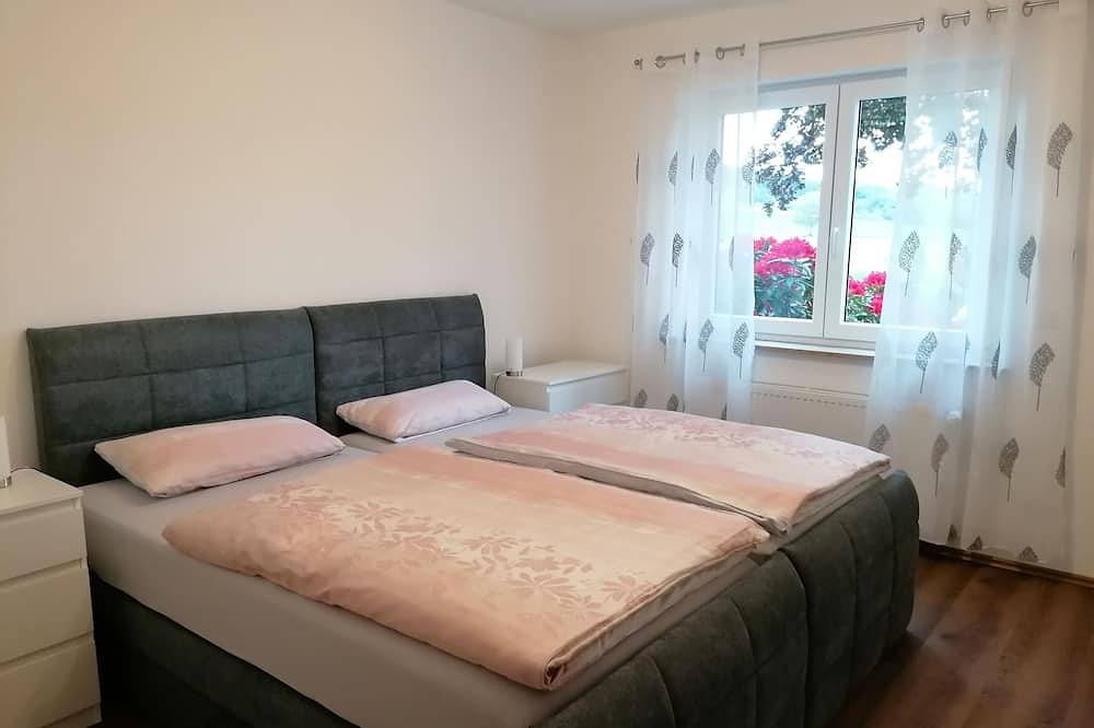 Geheel appartement, Ferienwohnung mit Terrasse in Karlstadt, Maindreieck