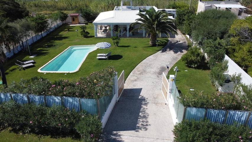 Casa vacanza per 15 persone, con piscina e panorama nonché giardino e sauna, con animali domestici in Molinella
