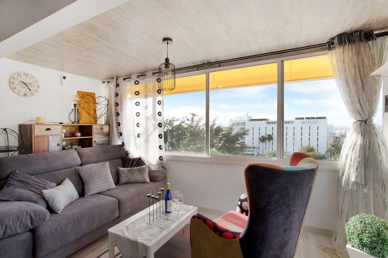 Entire apartment, Vacation Apartment 'Vista Roja' with Sea View, Wi-Fi and Air Conditioning in San Agustin, San Bartolomé de Tirajana