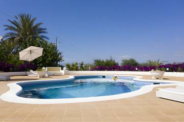 Villa in Santa Eulària des Riu, Ibiza Osten für 13 