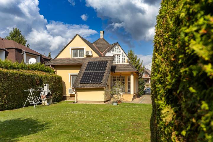 Ferienwohnung für 8 Personen, mit Garten und Balkon, kinderfreundlich in Westtransdanubien