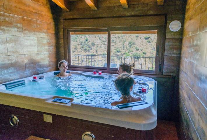 Casa rural para 4 personas, con terraza, Se admiten mascotas en Laroya - 2