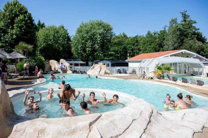 Camping pour 4 personnes à Parentis-en-Born