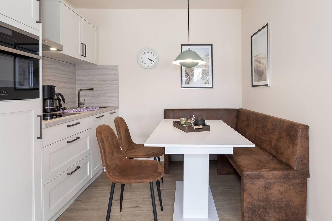 Ganze Wohnung, Ferienwohnung Küstenglück im Herzen von Zingst mit Balkon zur Meerseite in Ostseebad Zingst, Zingst