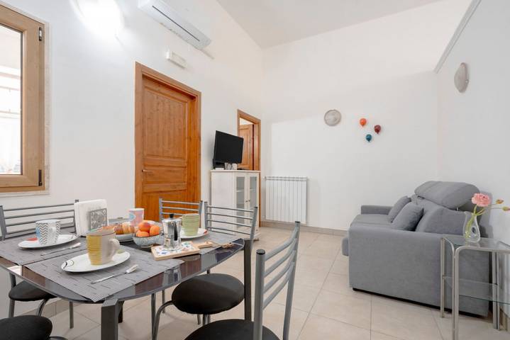 Appartamento intero, Guesthost - Rosa Home in Monopoli, Provincia di Bari