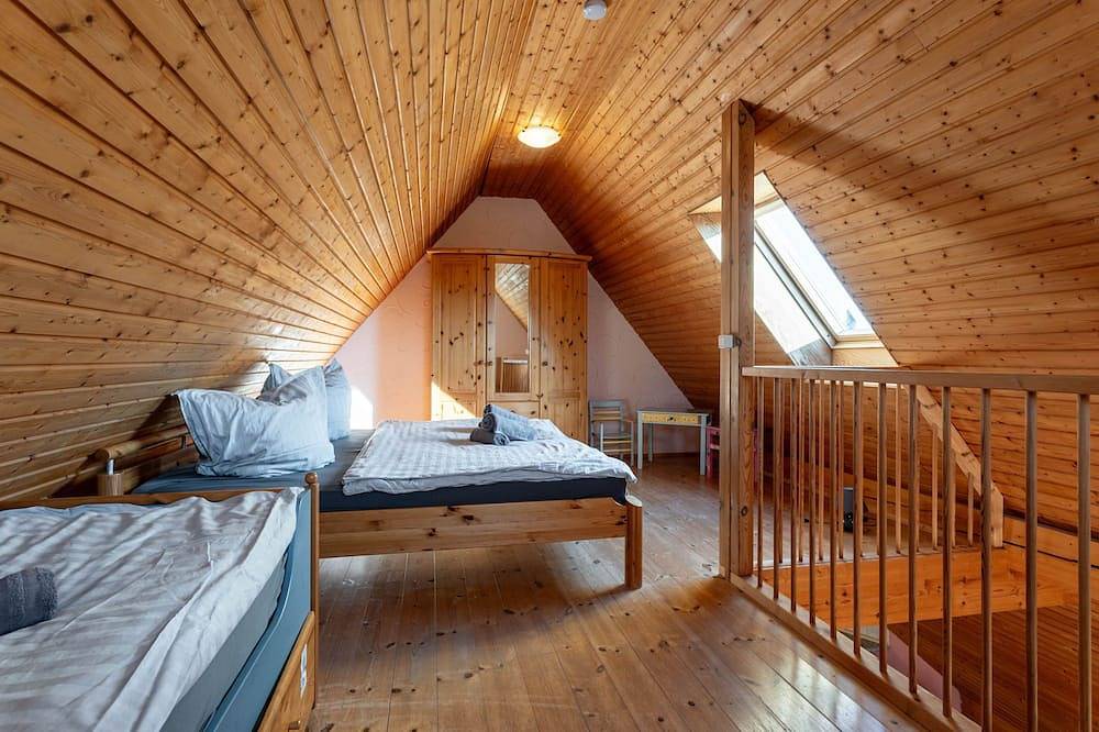 Ganze Wohnung, Ferienwohnung Adlerhorst - Ferienhaus Am Boddenufer in Buschvitz, Bergen auf Rügen und Umgebung