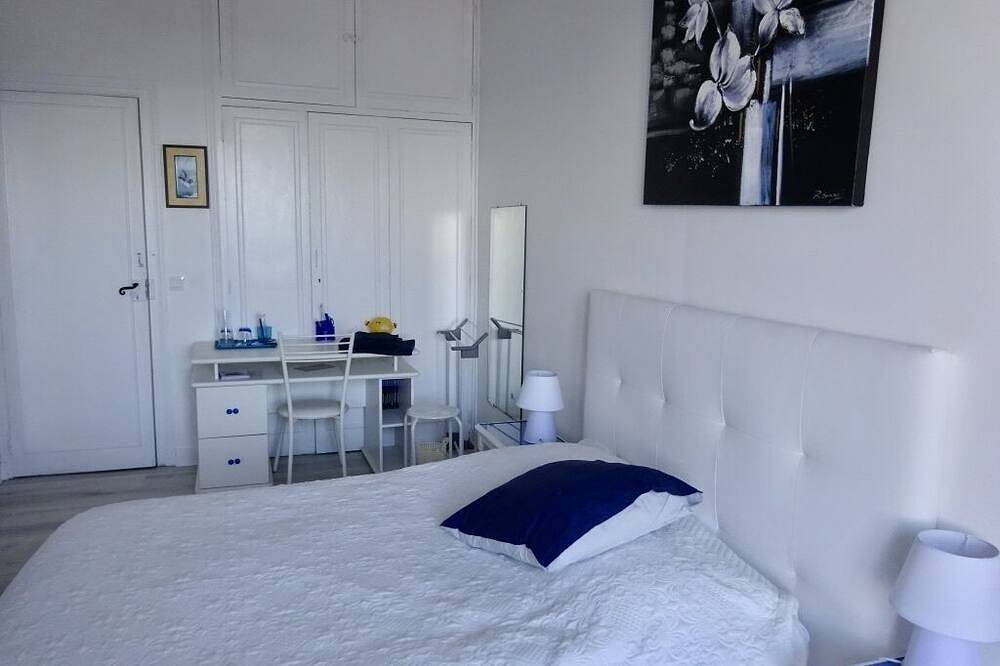 Chambre avec terrasse privative vue mer. Petit déjeuner offert in Royan, Côte de Beauté
