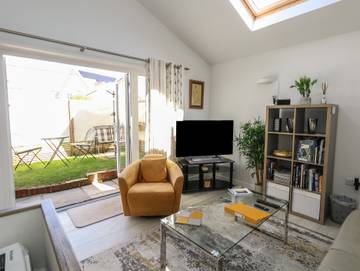 Holiday Home for 2 People in Milford-on-Sea, New Forest National Park, Photo 2
